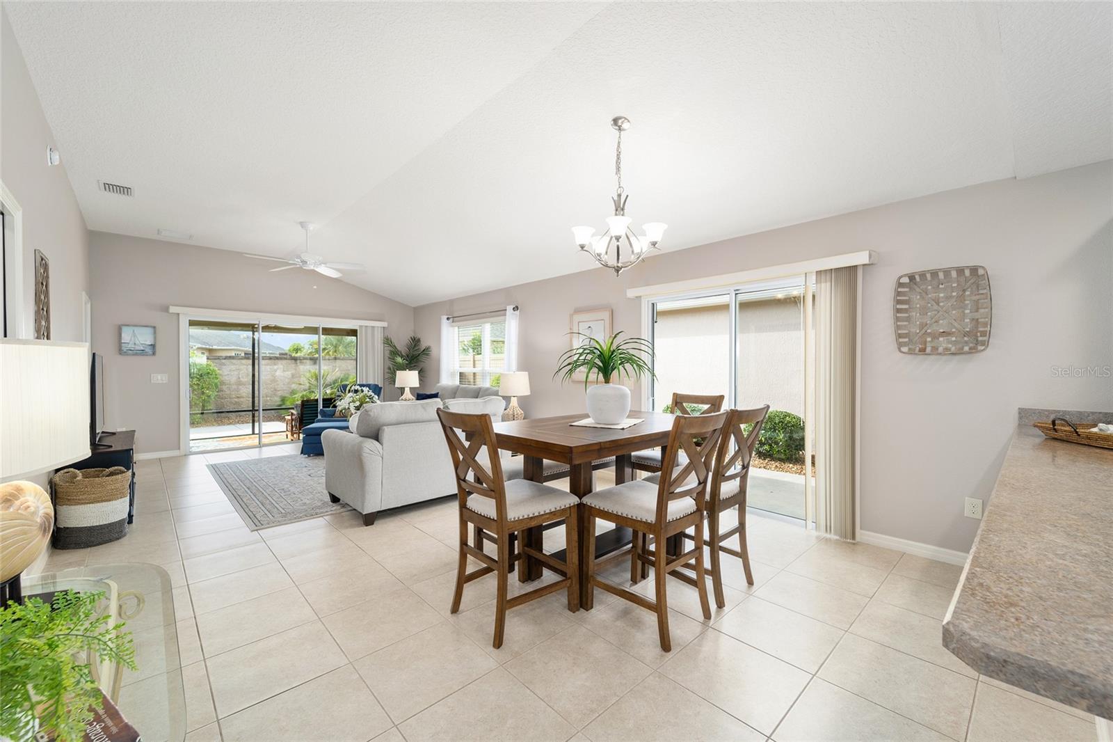 5578 BOUGAINVILLEA AVE, THE VILLAGES, FL, 32163