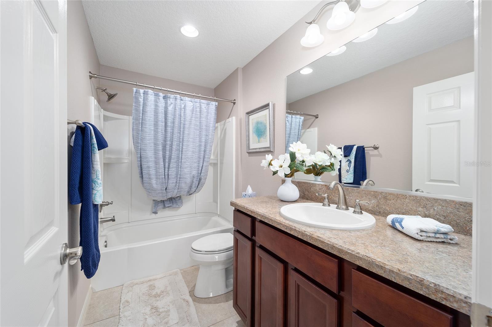 5578 BOUGAINVILLEA AVE, THE VILLAGES, FL, 32163