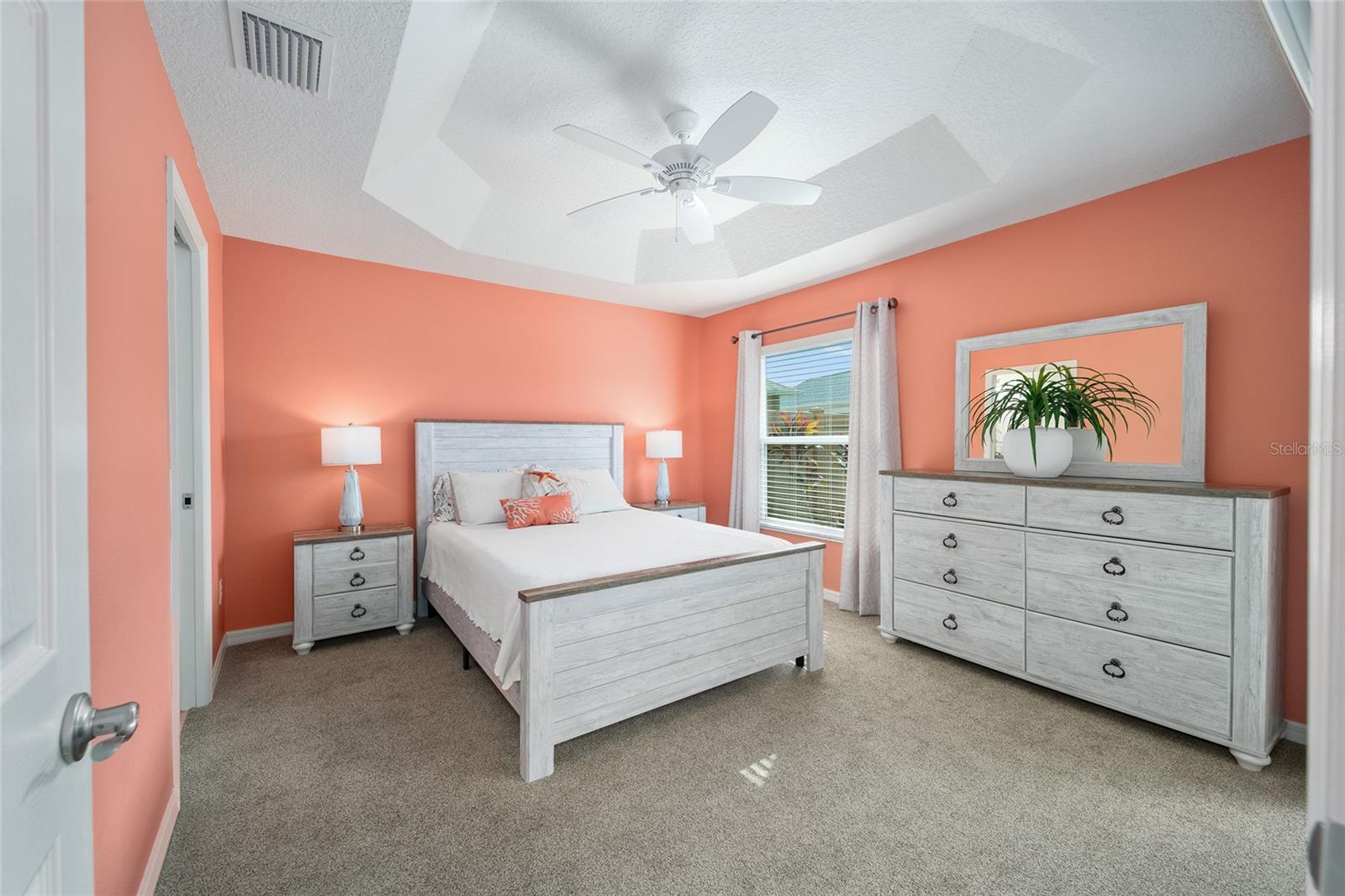 5578 BOUGAINVILLEA AVE, THE VILLAGES, FL, 32163