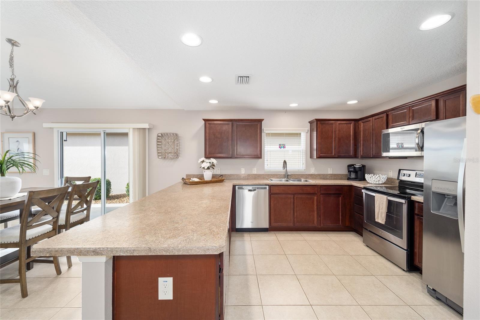 5578 BOUGAINVILLEA AVE, THE VILLAGES, FL, 32163