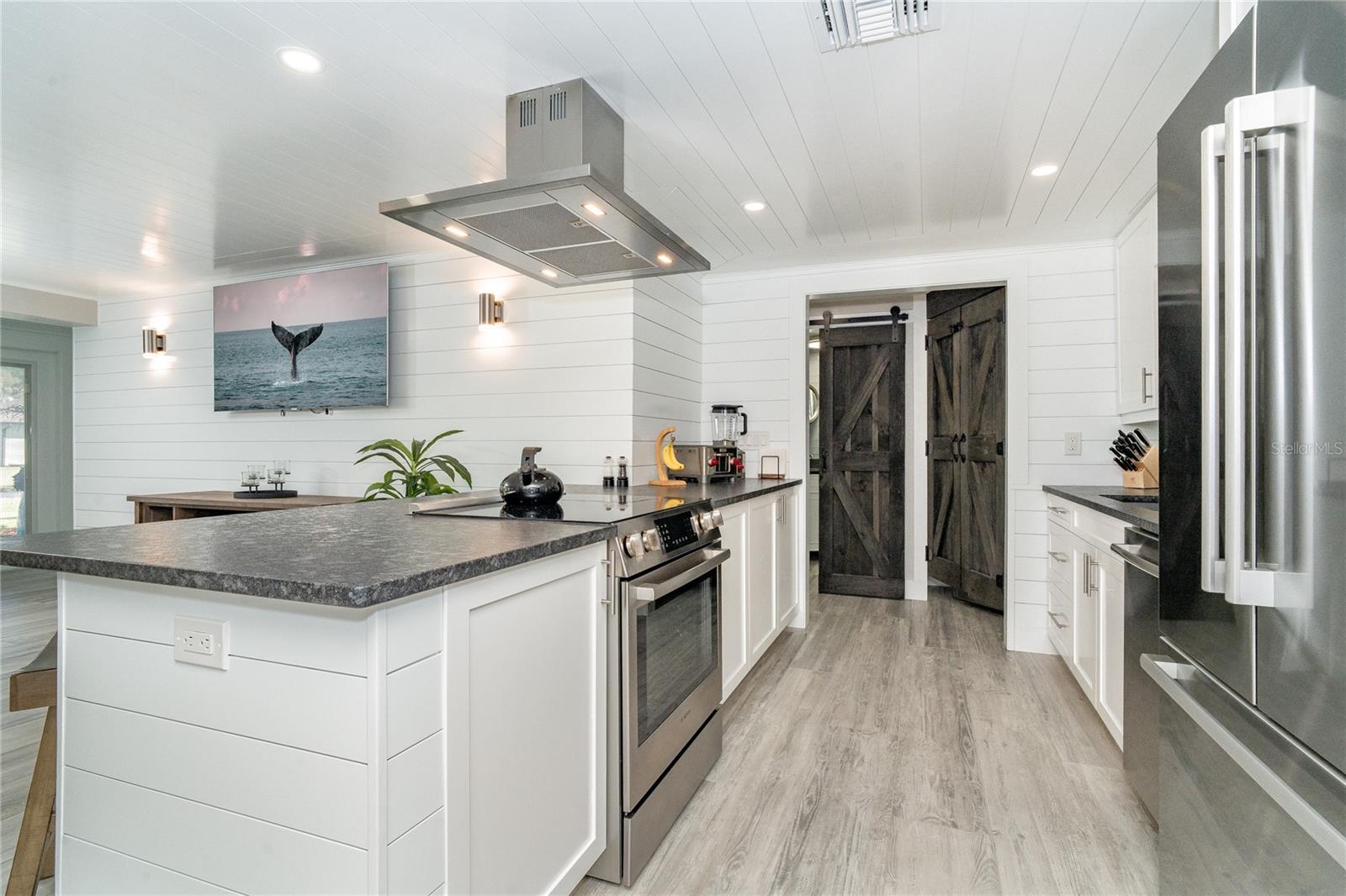 915 ALLEN AVE, ENGLEWOOD, FL, 34223