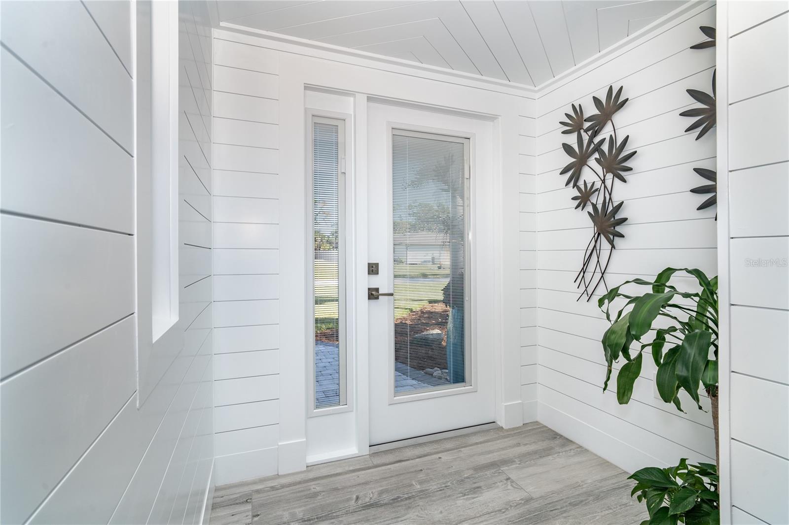 915 ALLEN AVE, ENGLEWOOD, FL, 34223