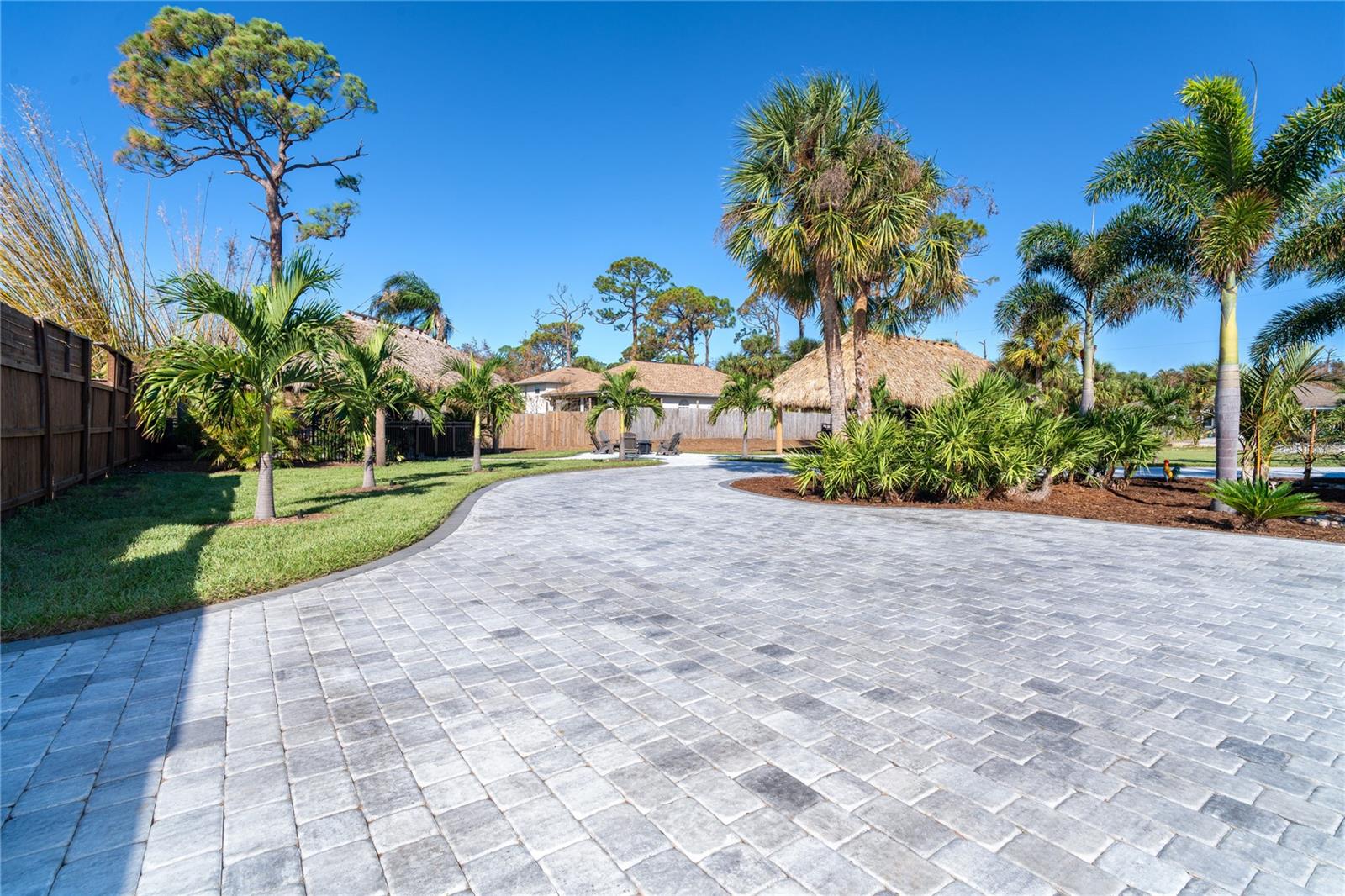 915 ALLEN AVE, ENGLEWOOD, FL, 34223