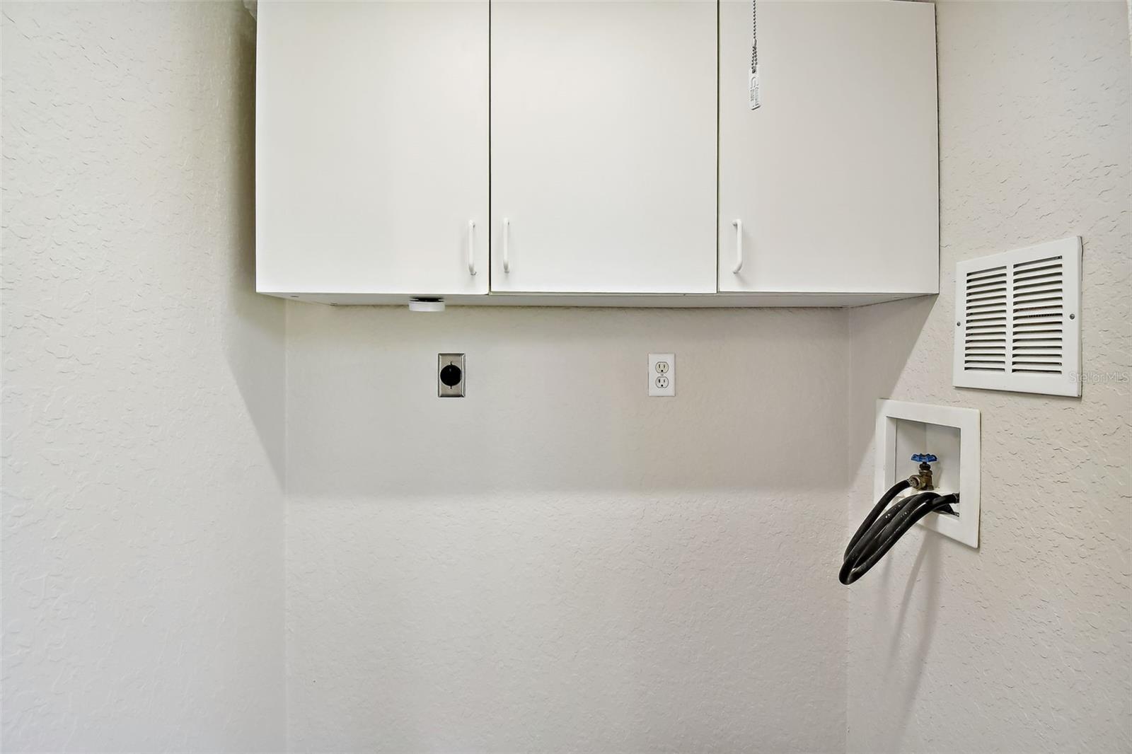 132 DARTMOUTH AVE W, OLDSMAR, FL, 34677