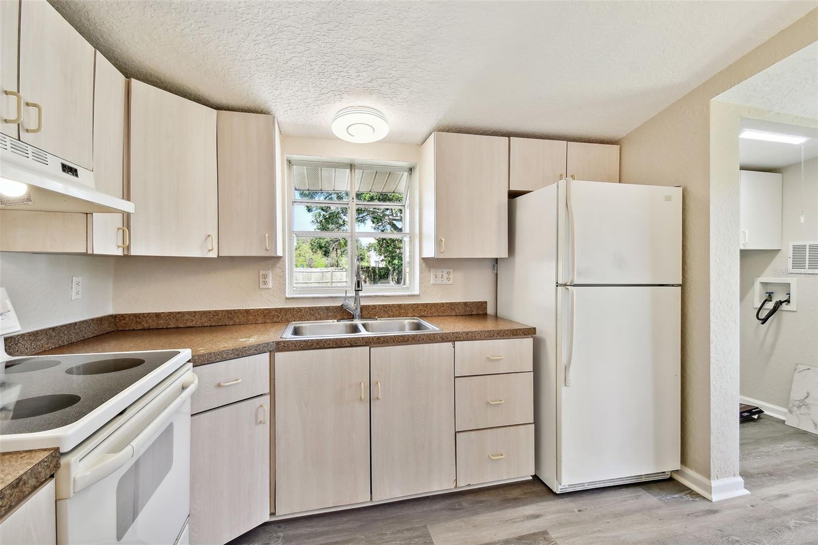 132 DARTMOUTH AVE W, OLDSMAR, FL, 34677