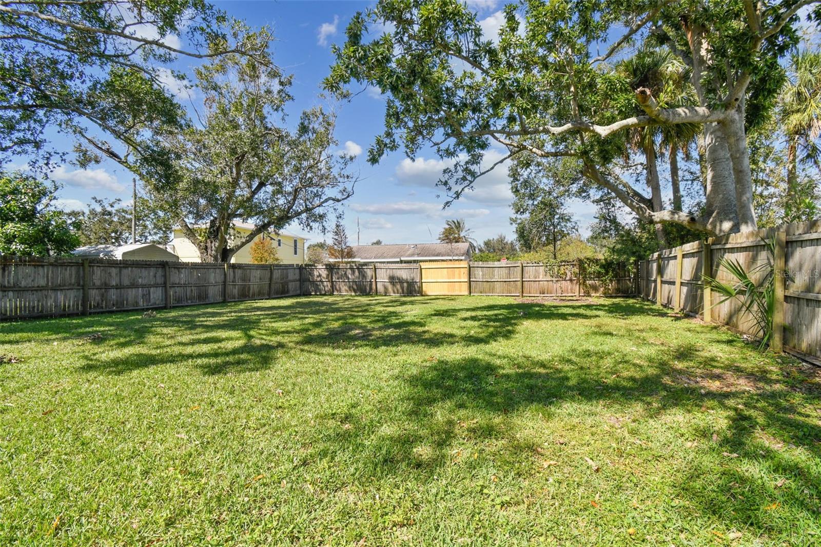 132 DARTMOUTH AVE W, OLDSMAR, FL, 34677