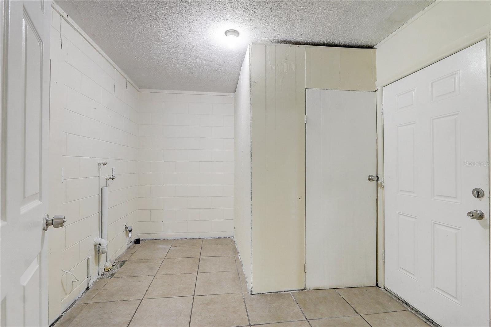 4566 CHATEAU RD, ORLANDO, FL, 32808