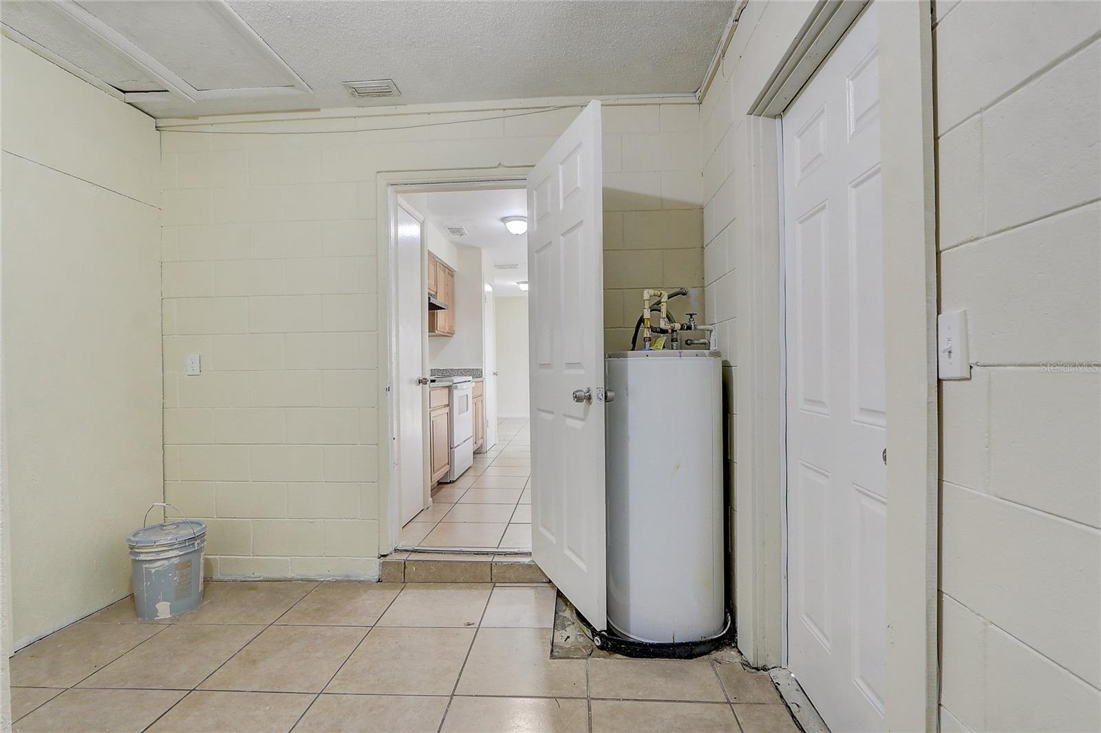 4566 CHATEAU RD, ORLANDO, FL, 32808