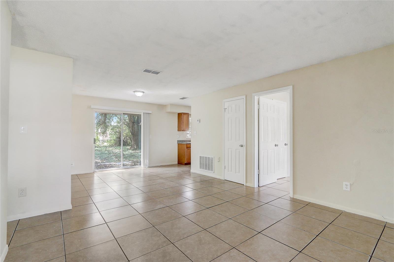 4566 CHATEAU RD, ORLANDO, FL, 32808