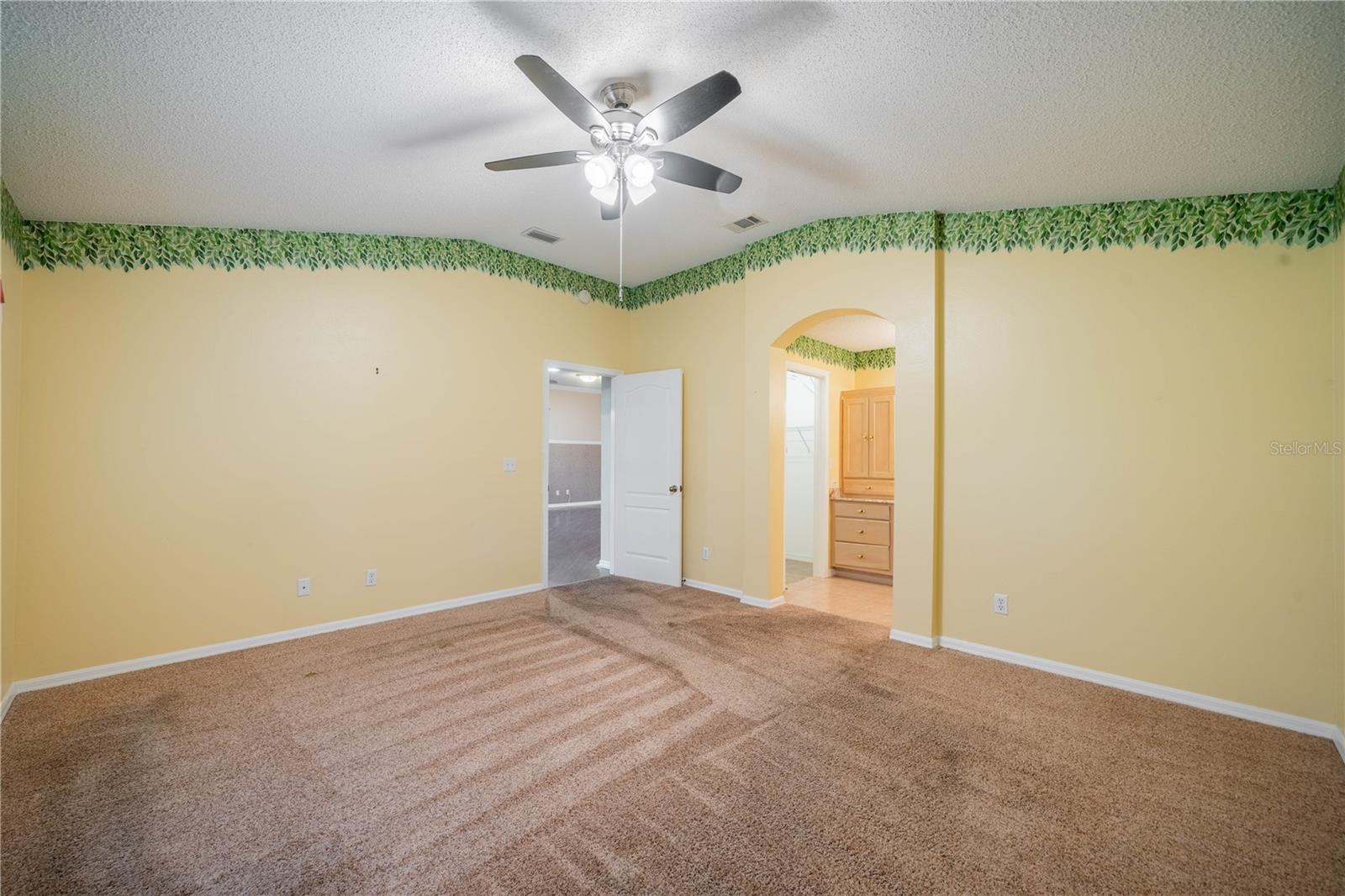 988 VILLEROY GREENS DR, SUN CITY CENTER, FL, 33573