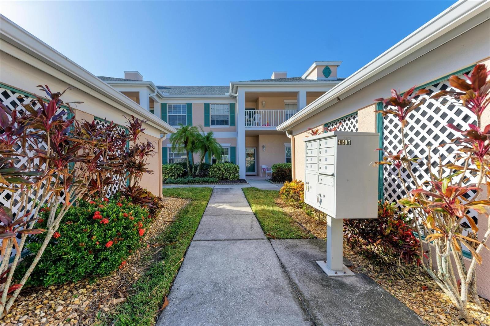 4207 CADDIE DR E #204, BRADENTON, FL, 34203