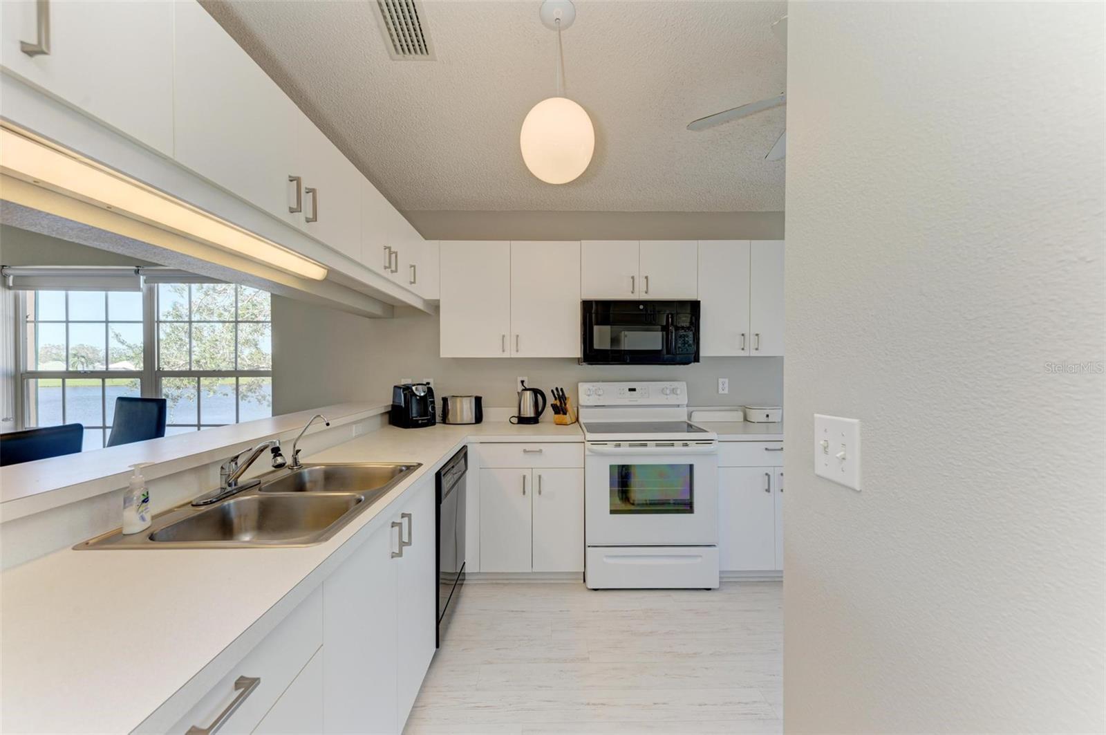 4207 CADDIE DR E #204, BRADENTON, FL, 34203