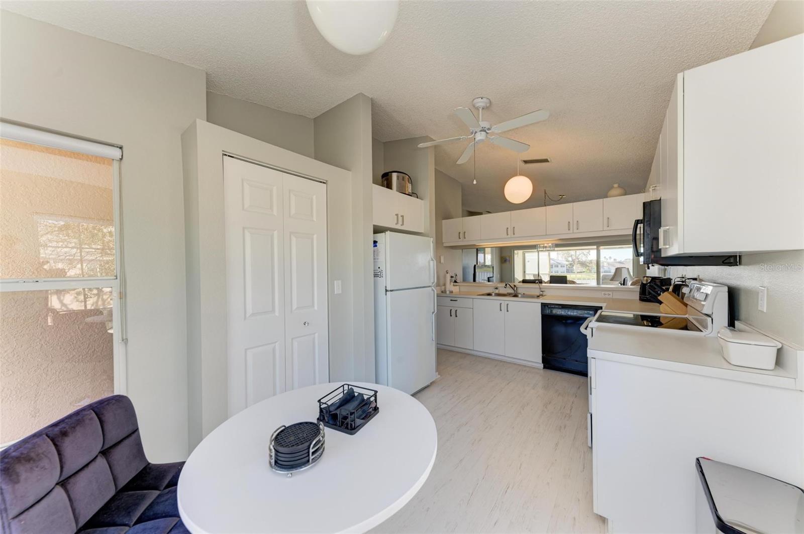 4207 CADDIE DR E #204, BRADENTON, FL, 34203