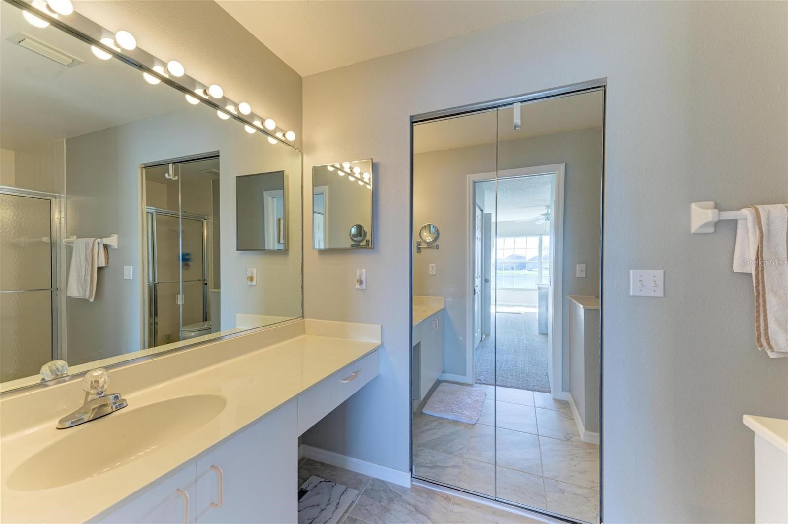 4207 CADDIE DR E #204, BRADENTON, FL, 34203