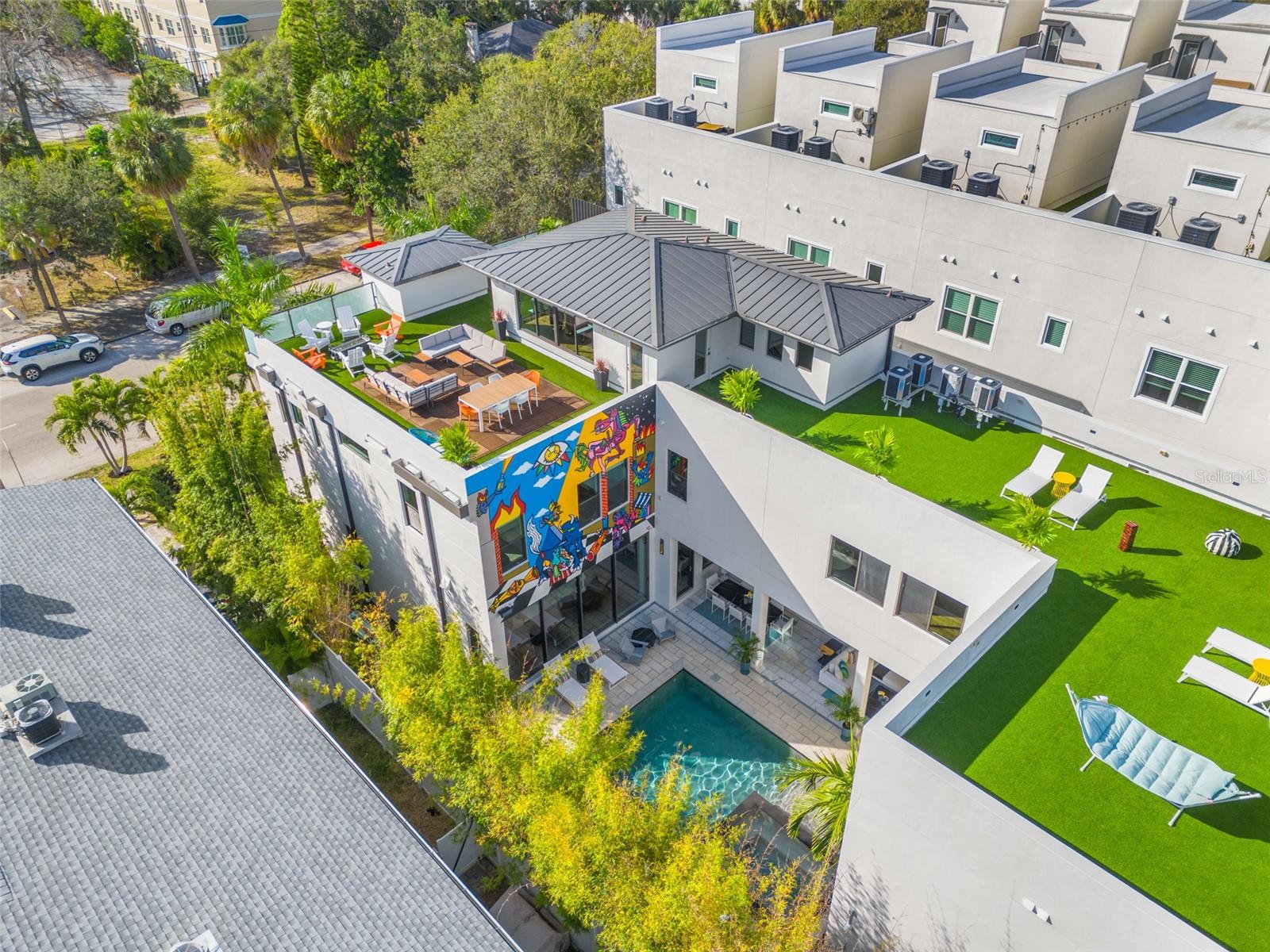 TB8313332 Property Photo