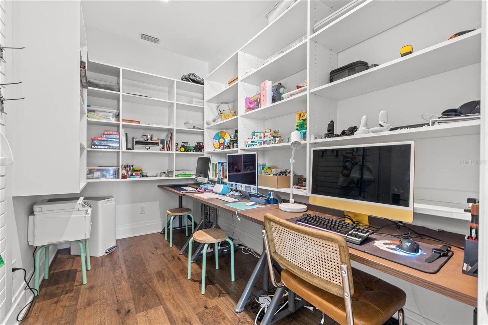 TB8313332 Property Photo