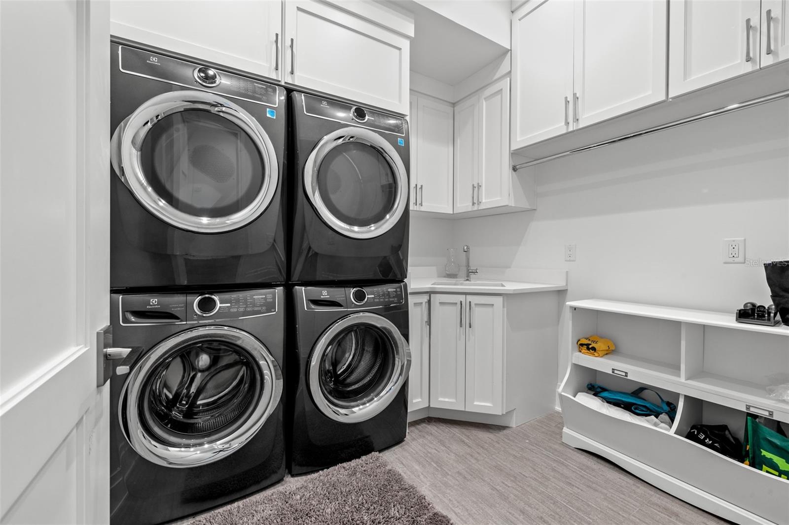 TB8313332 Property Photo