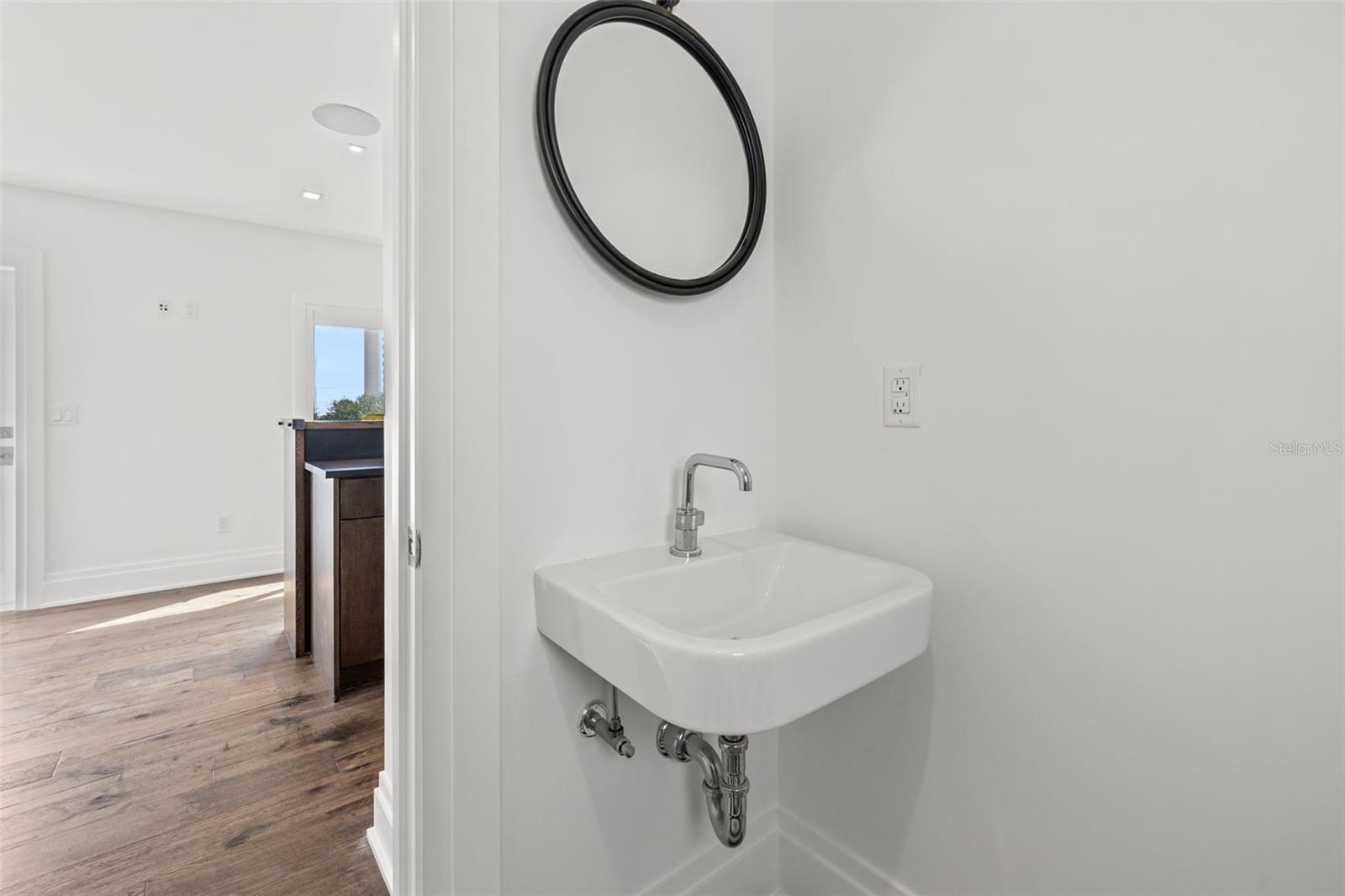 TB8313332 Property Photo