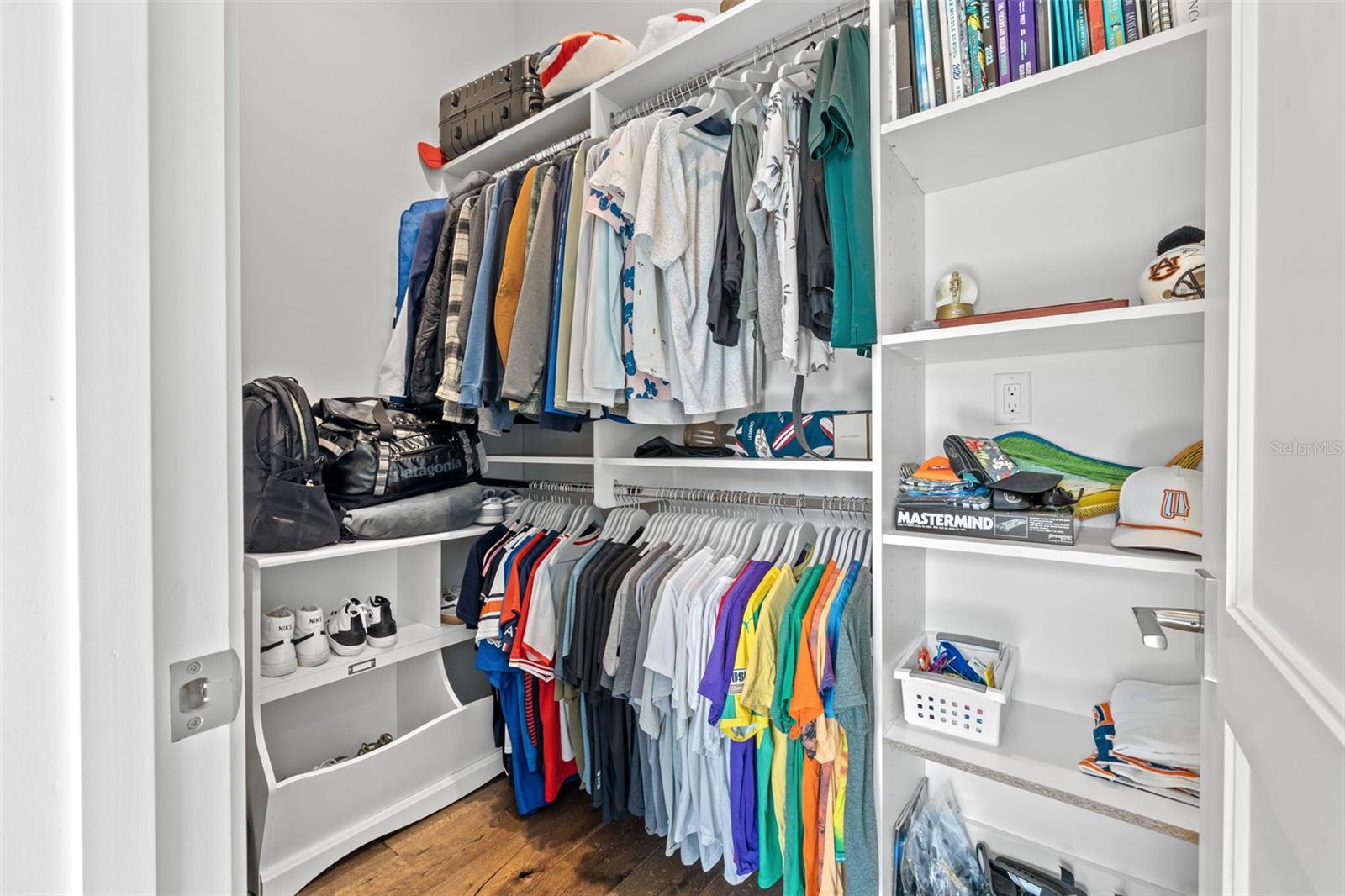 TB8313332 Property Photo