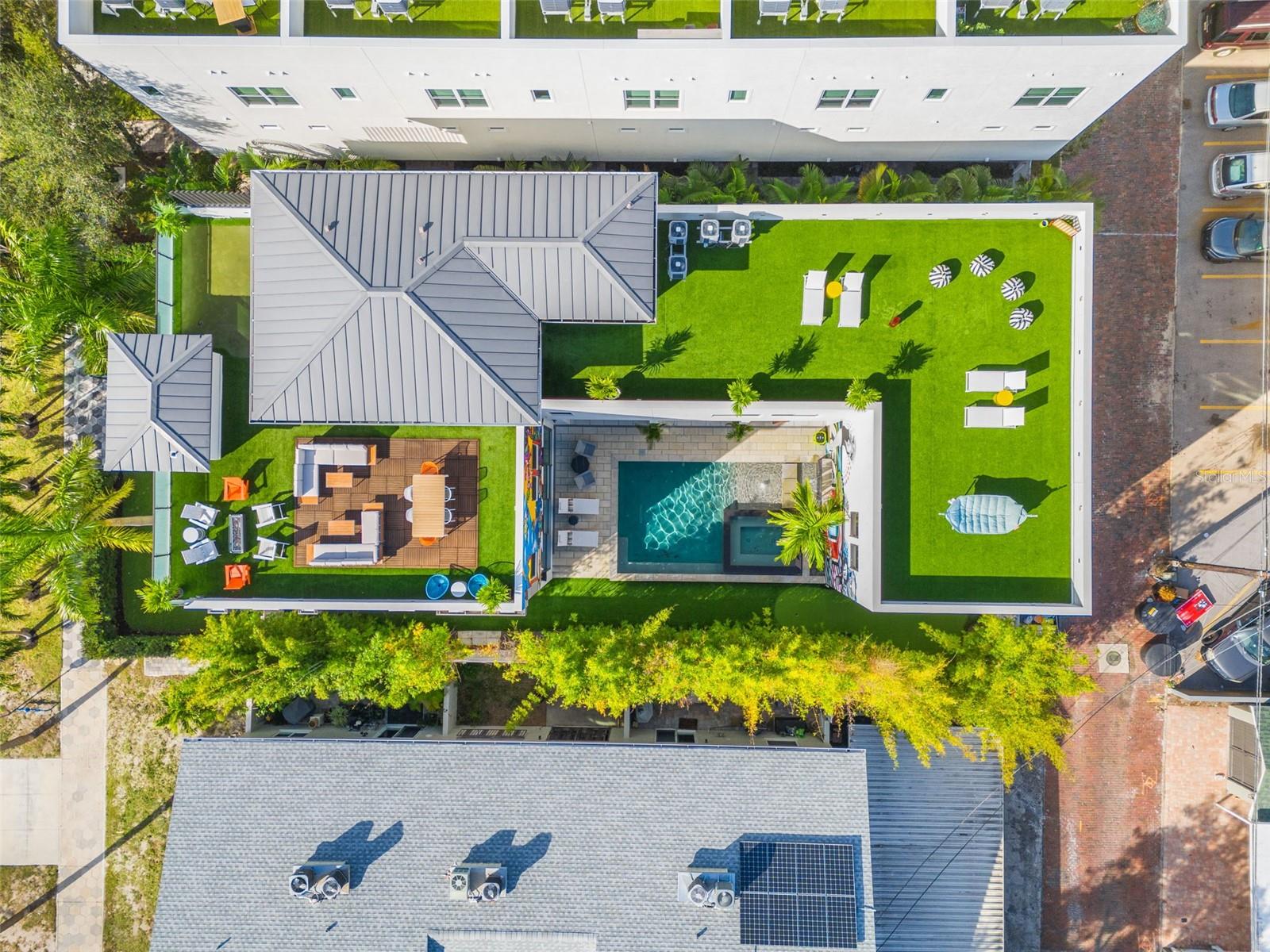 TB8313332 Property Photo