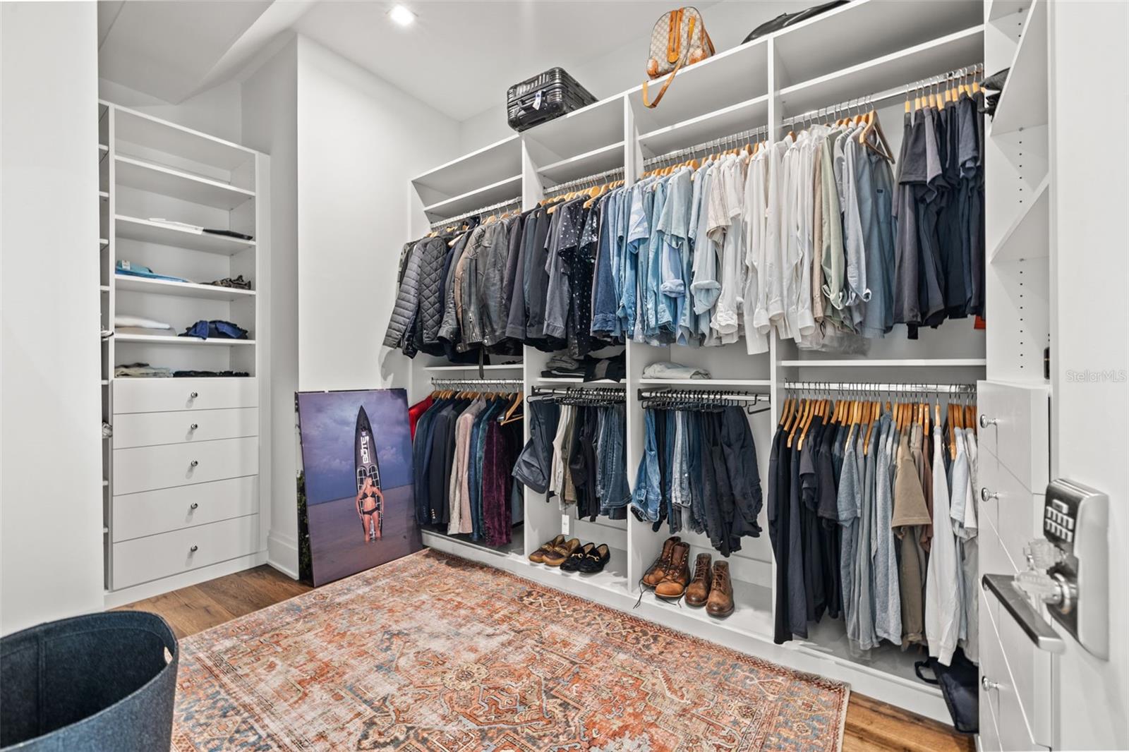 TB8313332 Property Photo