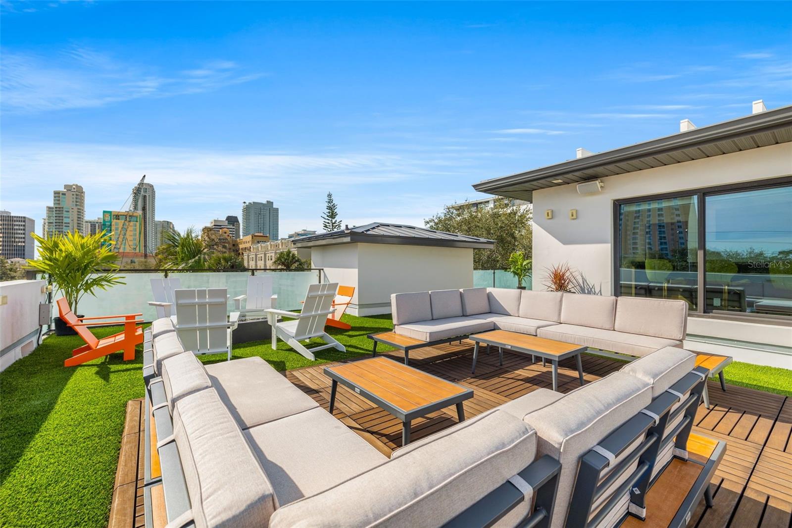 TB8313332 Property Photo