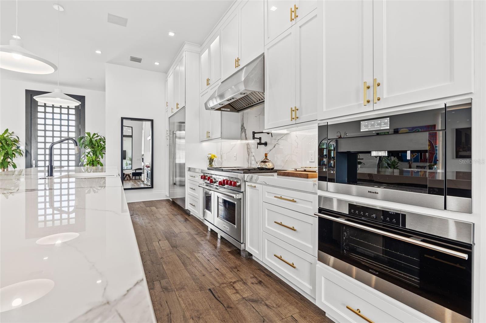 TB8313332 Property Photo