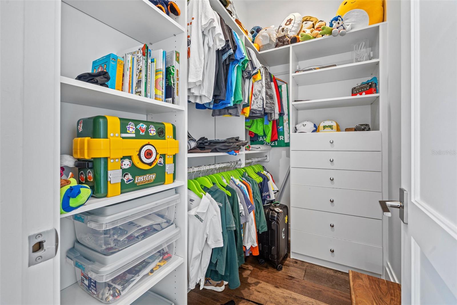 TB8313332 Property Photo