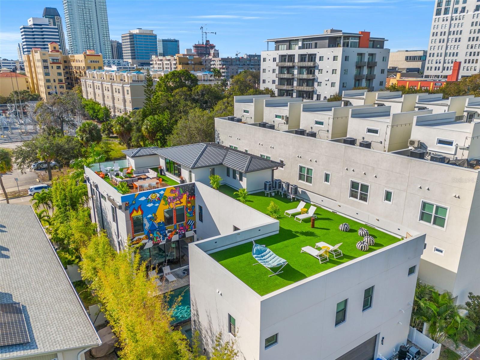 TB8313332 Property Photo