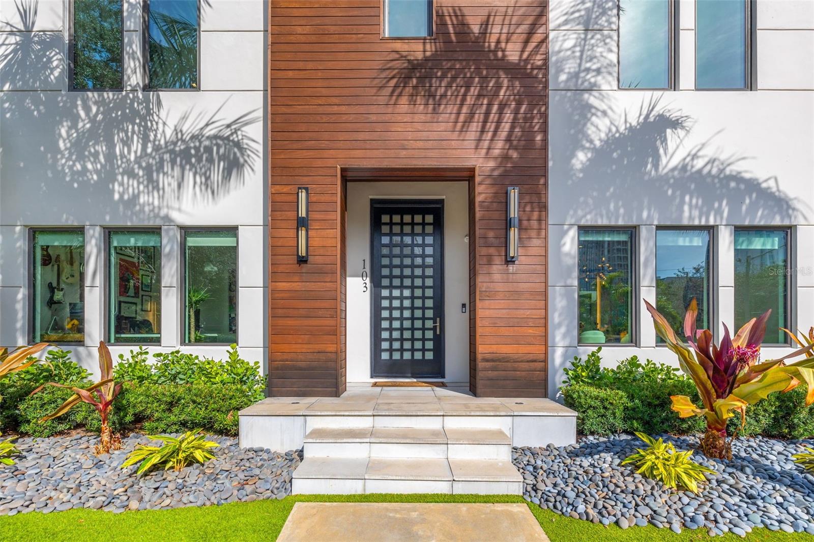 TB8313332 Property Photo