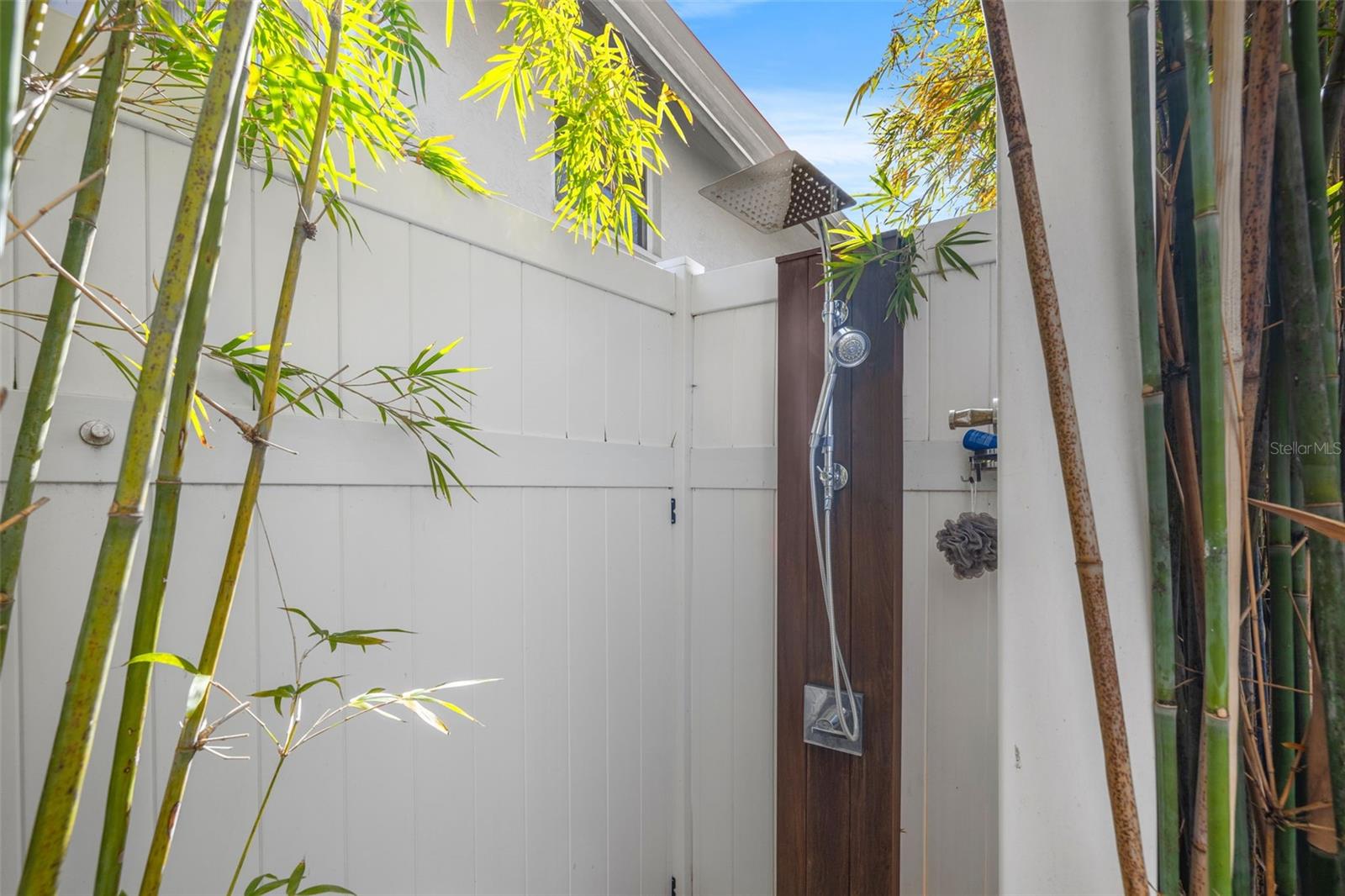 TB8313332 Property Photo