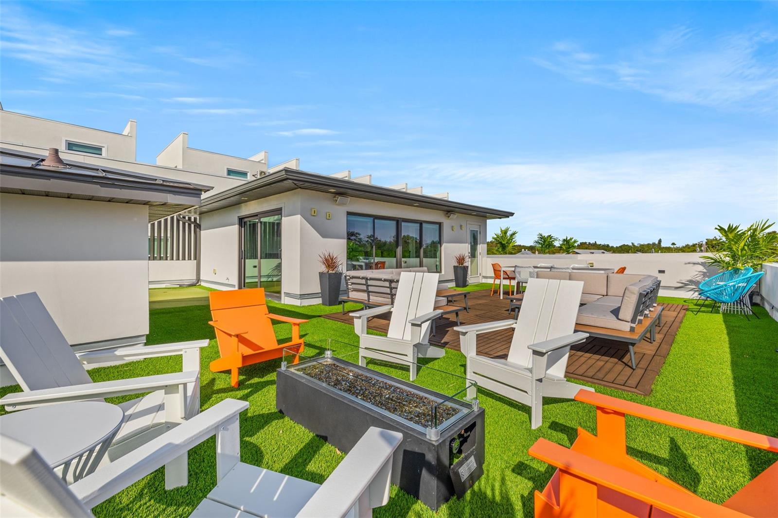 TB8313332 Property Photo