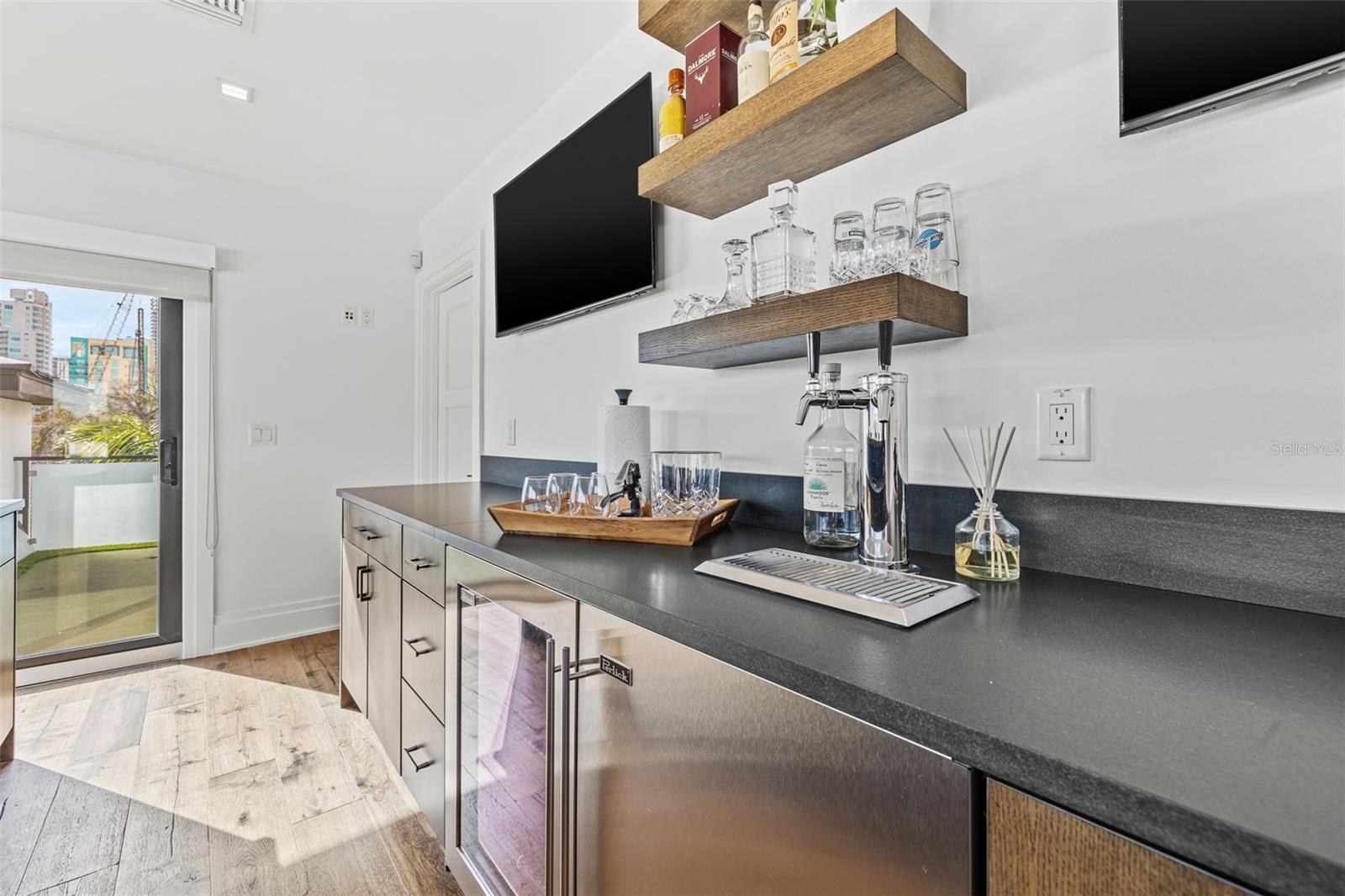 TB8313332 Property Photo