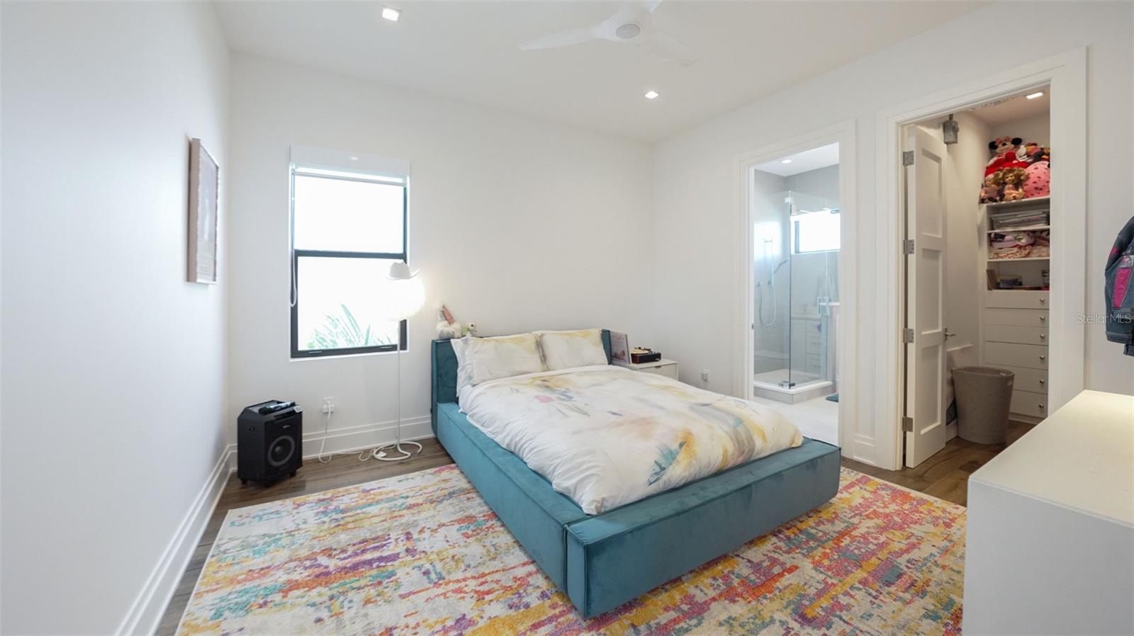 TB8313332 Property Photo