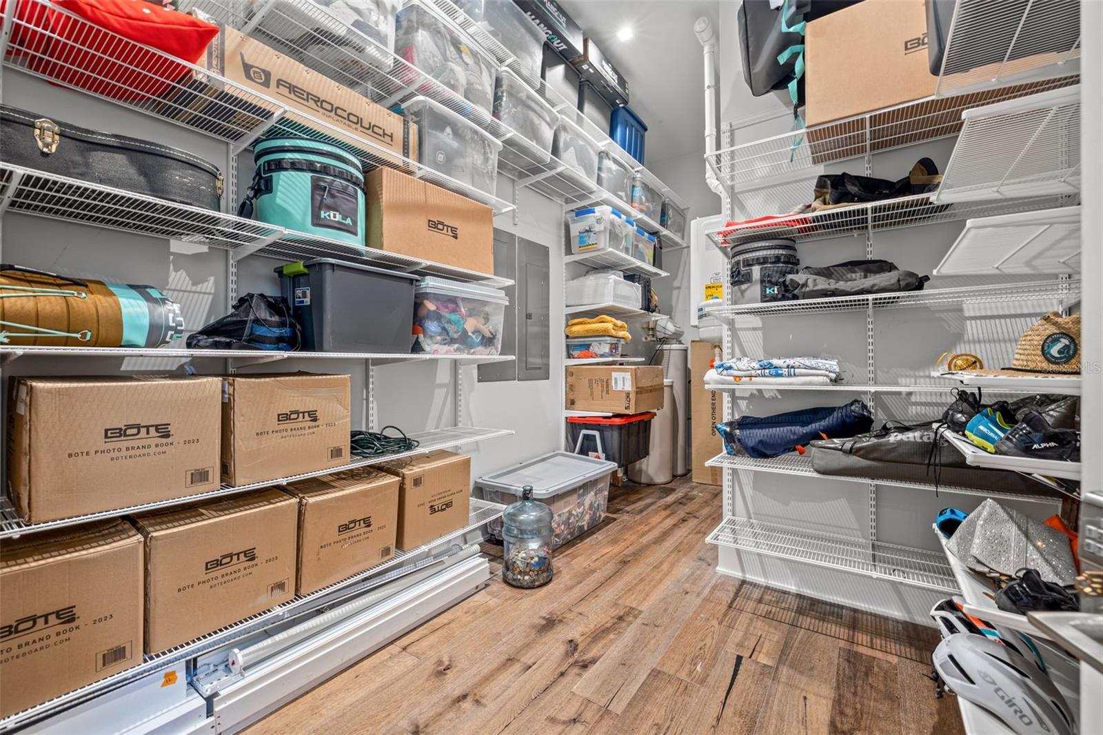 TB8313332 Property Photo