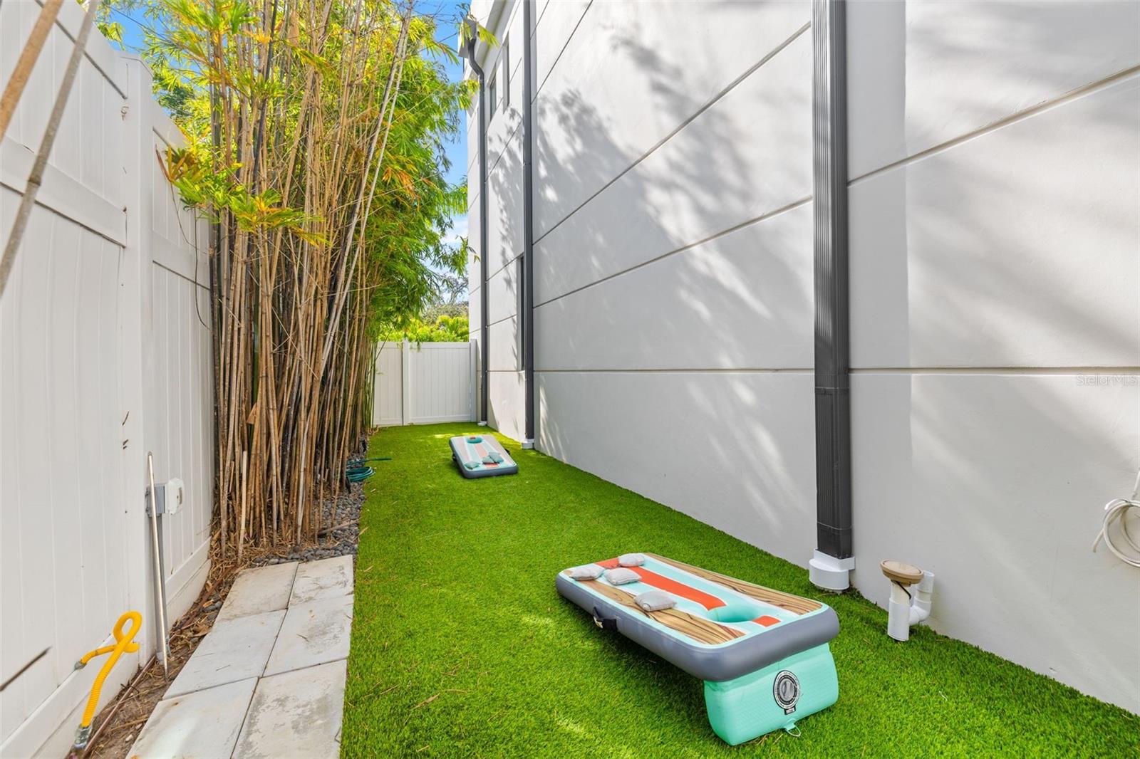 TB8313332 Property Photo