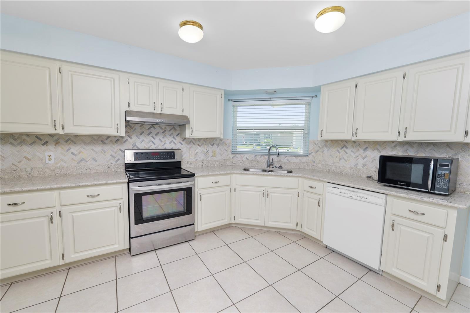 2235 GRAND CYPRESS DR, LAKELAND, FL, 33810