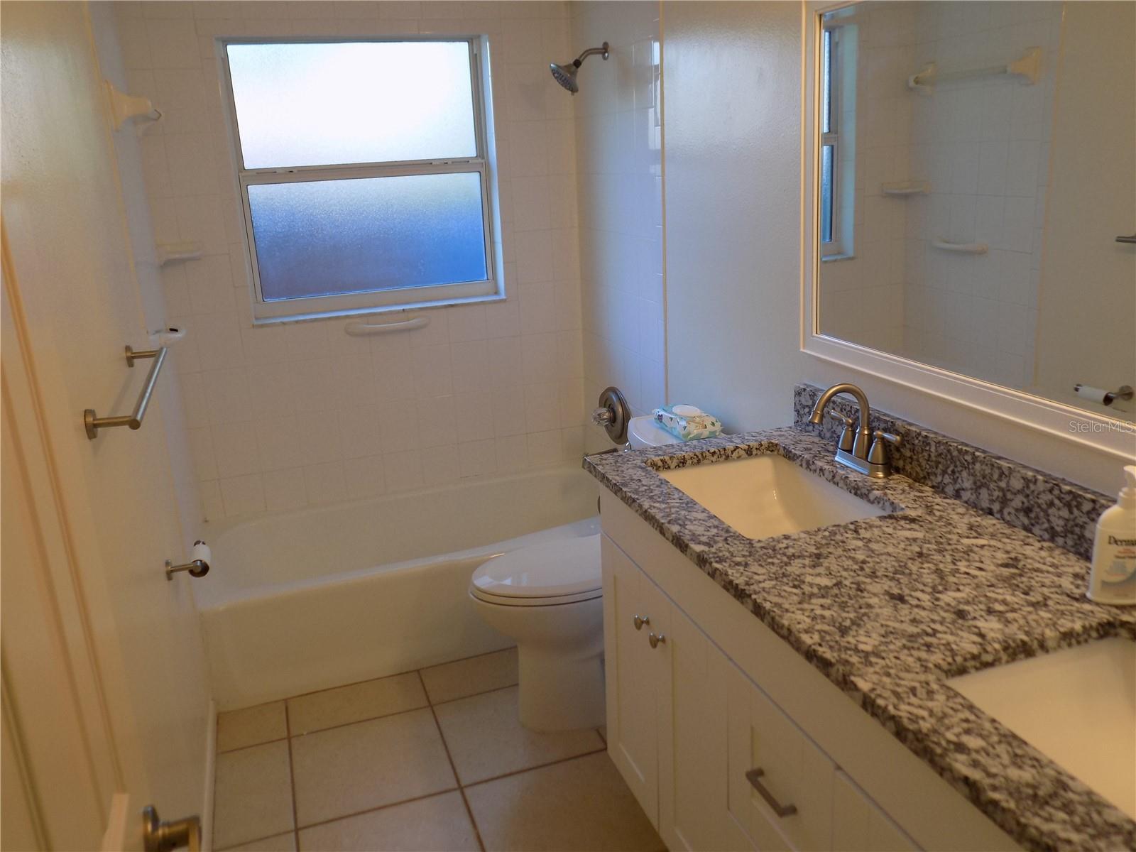824B S LONE OAK DR, LEESBURG, FL, 34748