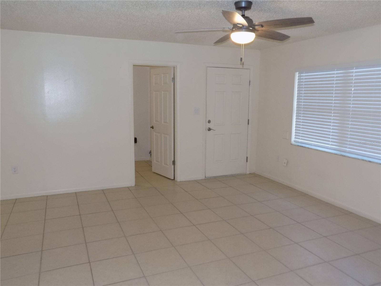 824B S LONE OAK DR, LEESBURG, FL, 34748