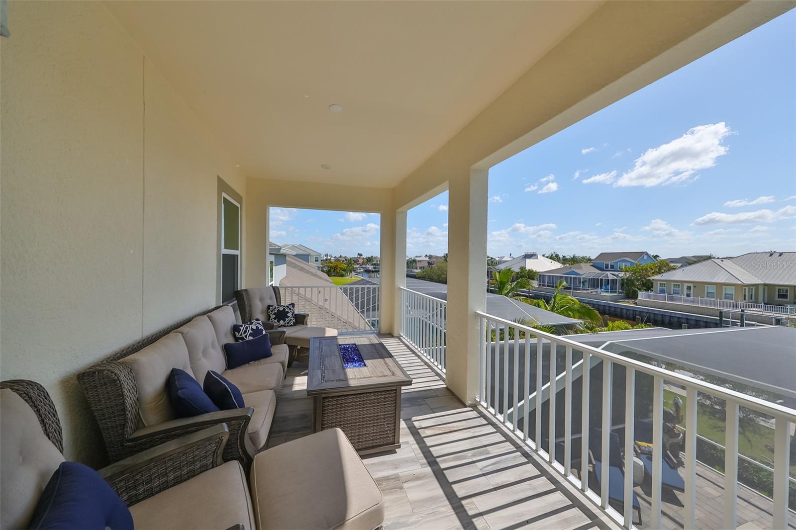 998 SIGNET DR, APOLLO BEACH, FL, 33572