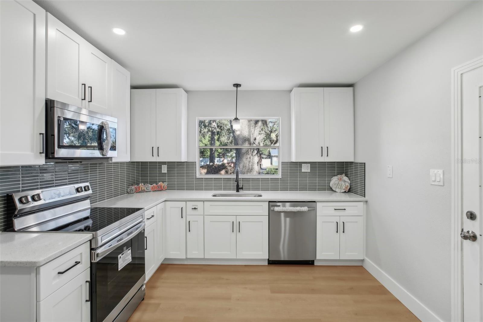 5634 MONTANA AVE, NEW PORT RICHEY, FL, 34652