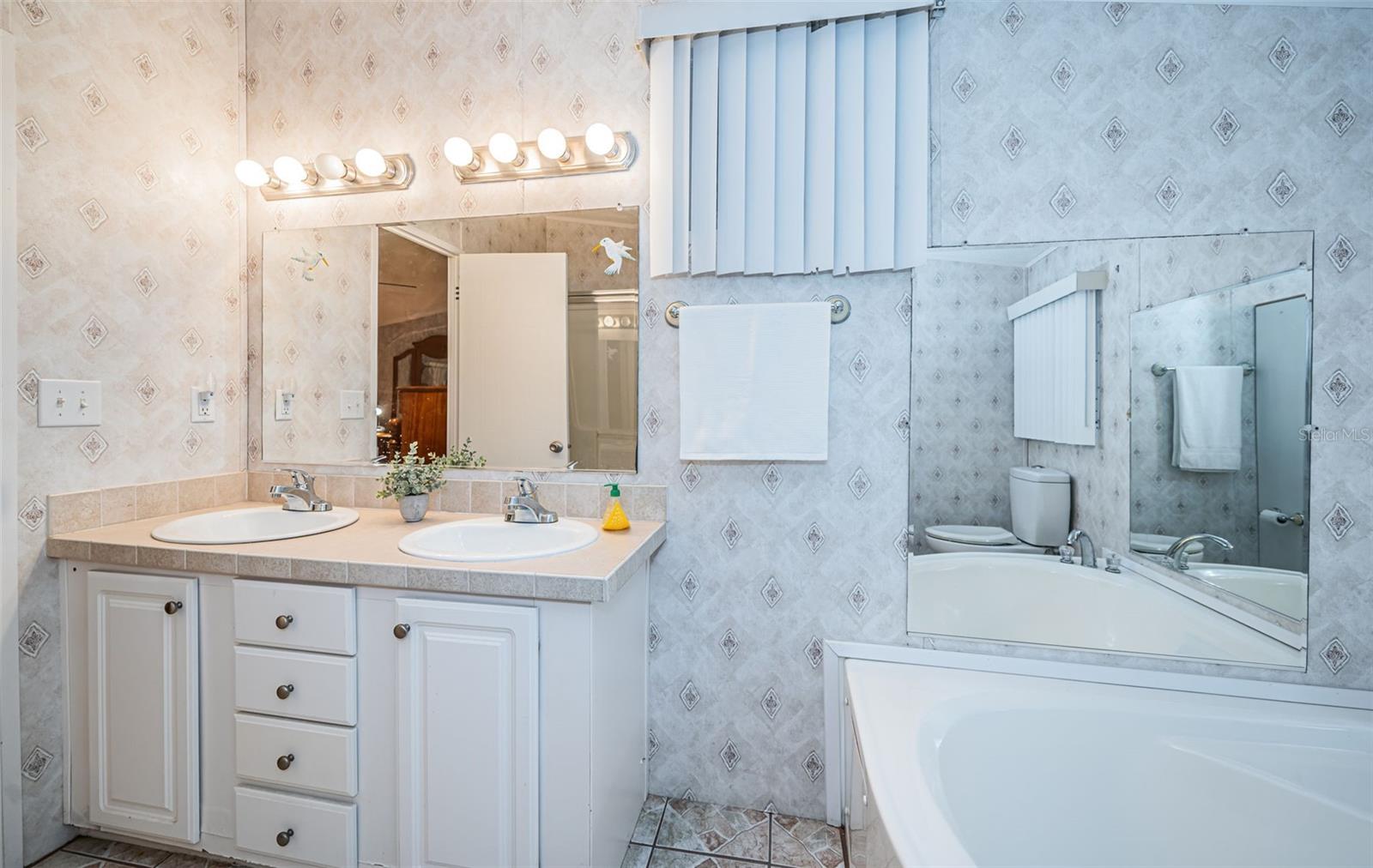 3536 KAUNA POINT DR, HOLIDAY, FL, 34691