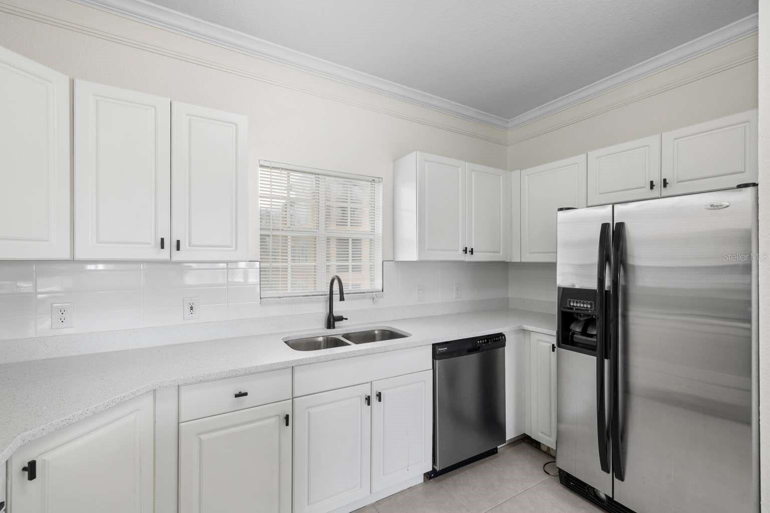 4336 BAYSIDE VILLAGE DR #201, TAMPA, FL, 33615