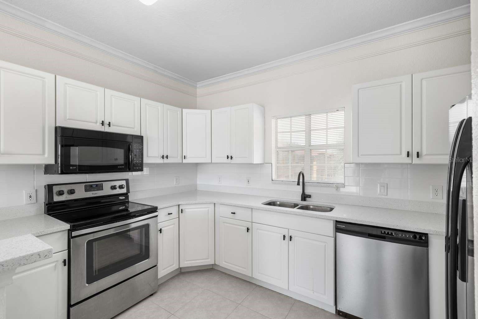 4336 BAYSIDE VILLAGE DR #201, TAMPA, FL, 33615