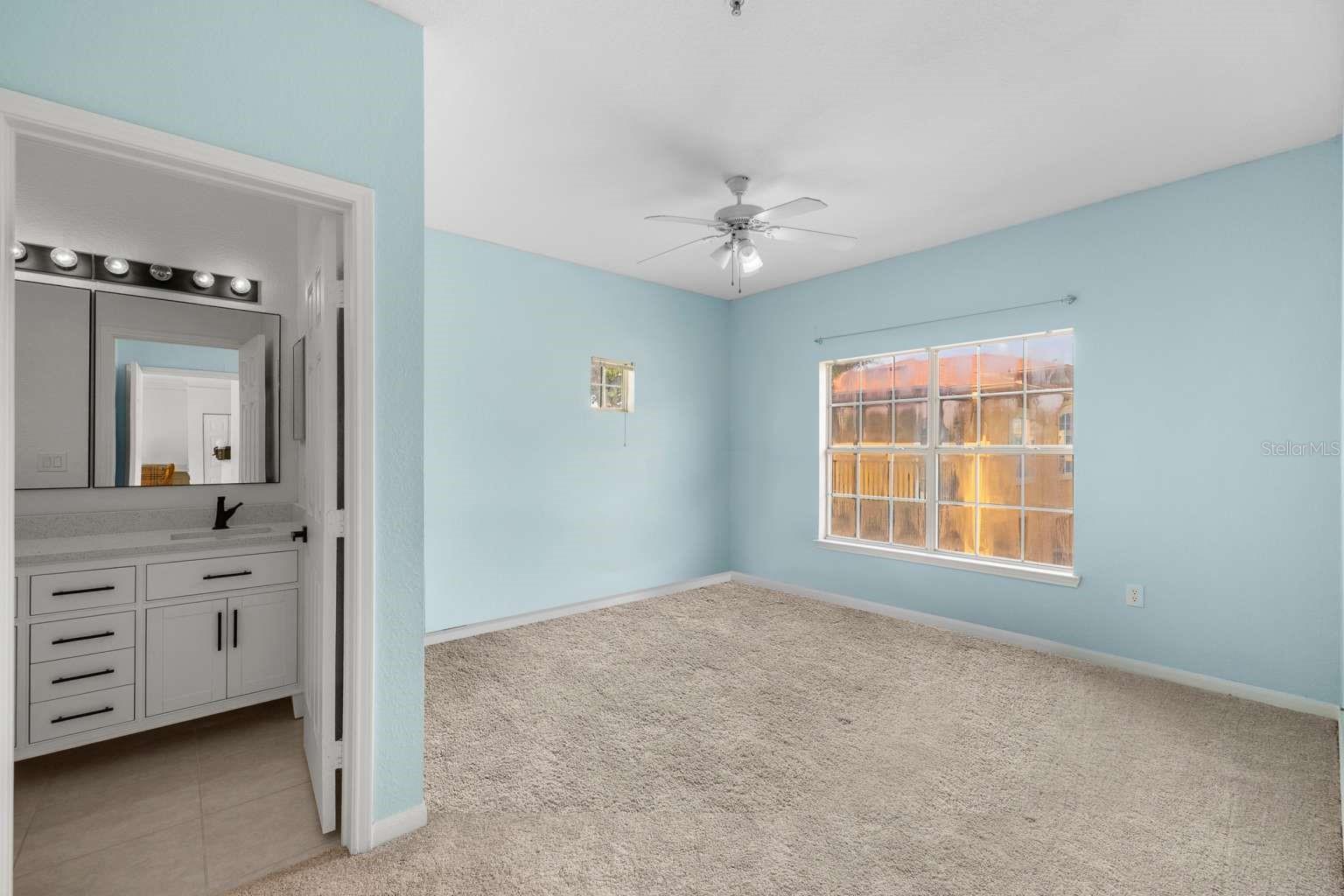 4336 BAYSIDE VILLAGE DR #201, TAMPA, FL, 33615