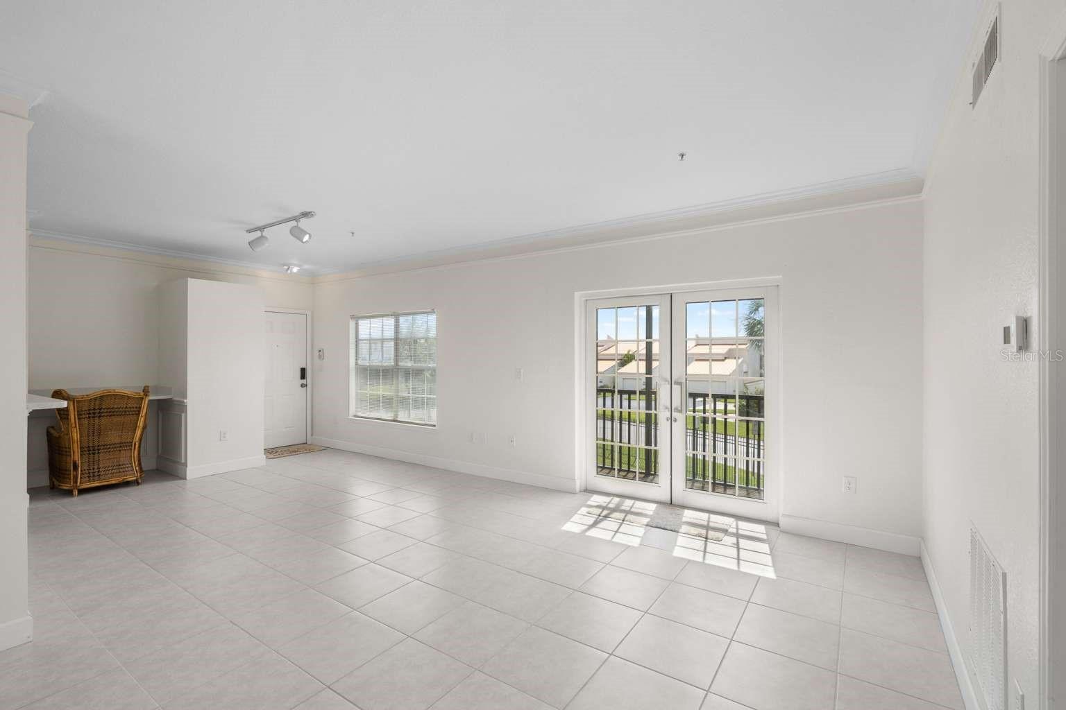 4336 BAYSIDE VILLAGE DR #201, TAMPA, FL, 33615