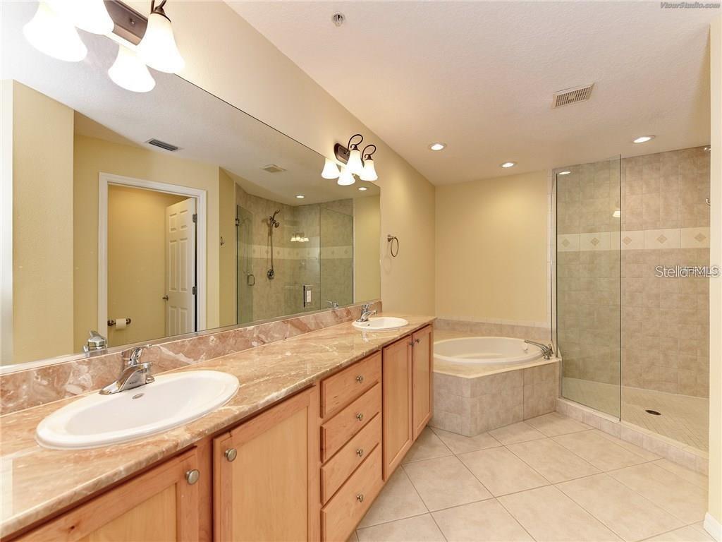 516 TAMIAMI TRL S #202, NOKOMIS, FL, 34275