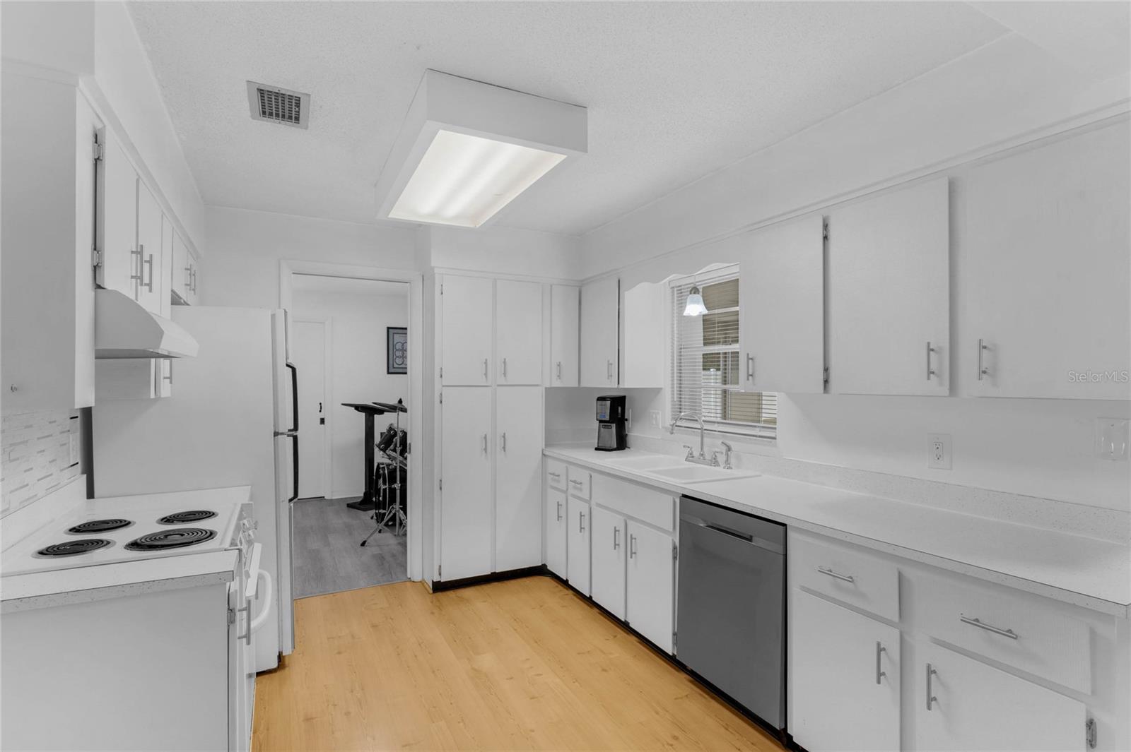 971 E NORMANDY BLVD E, DELTONA, FL, 32725