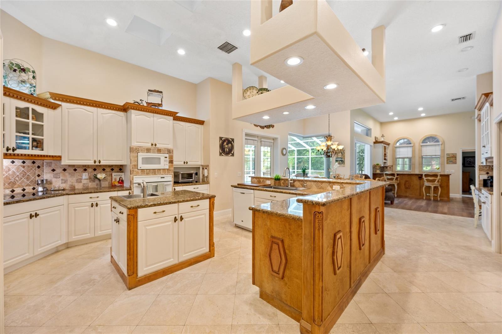 168 RUE DES CHATEAUX, TARPON SPRINGS, FL, 34688