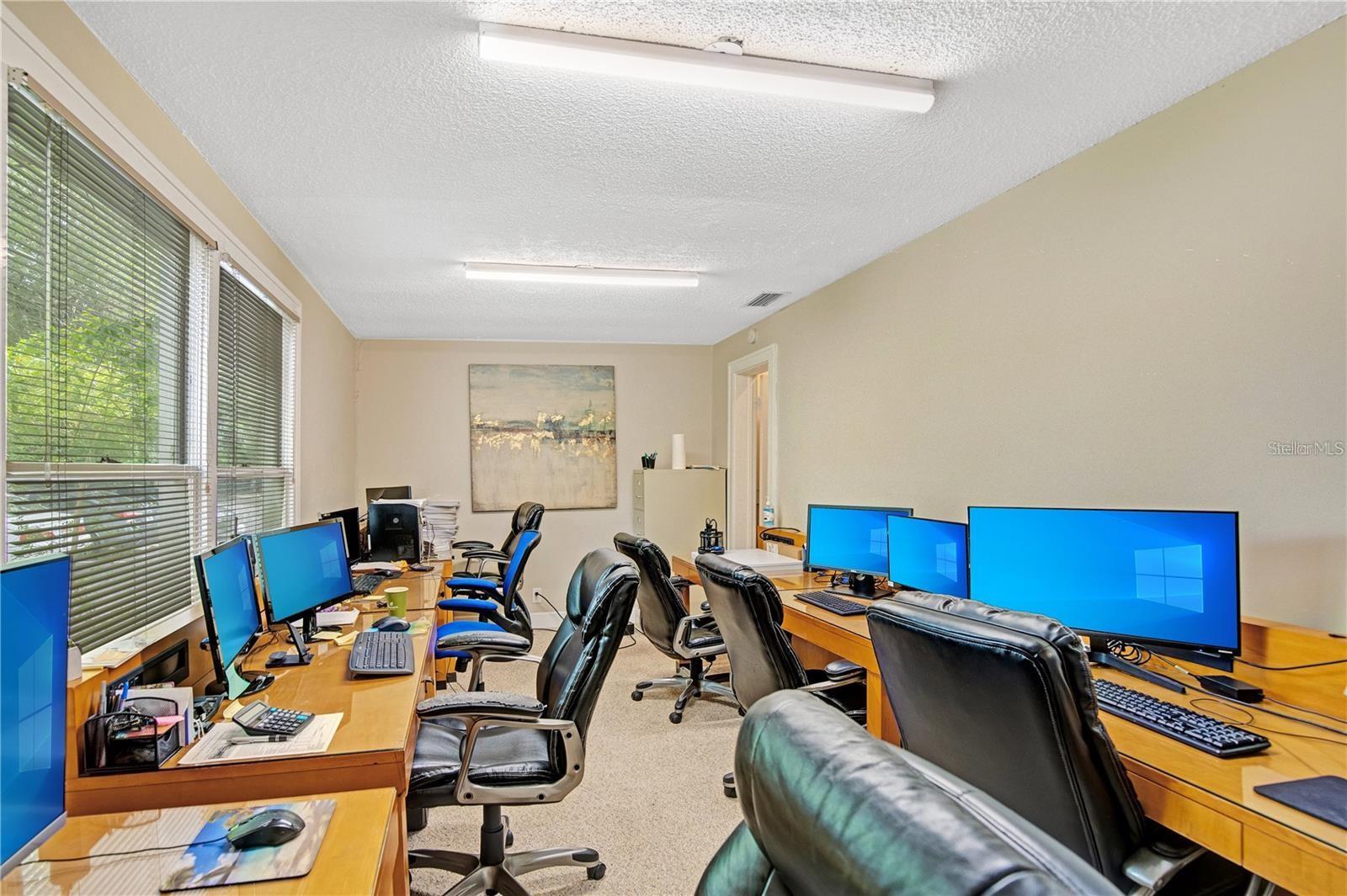 1302 E ROBINSON ST, ORLANDO, FL, 32801